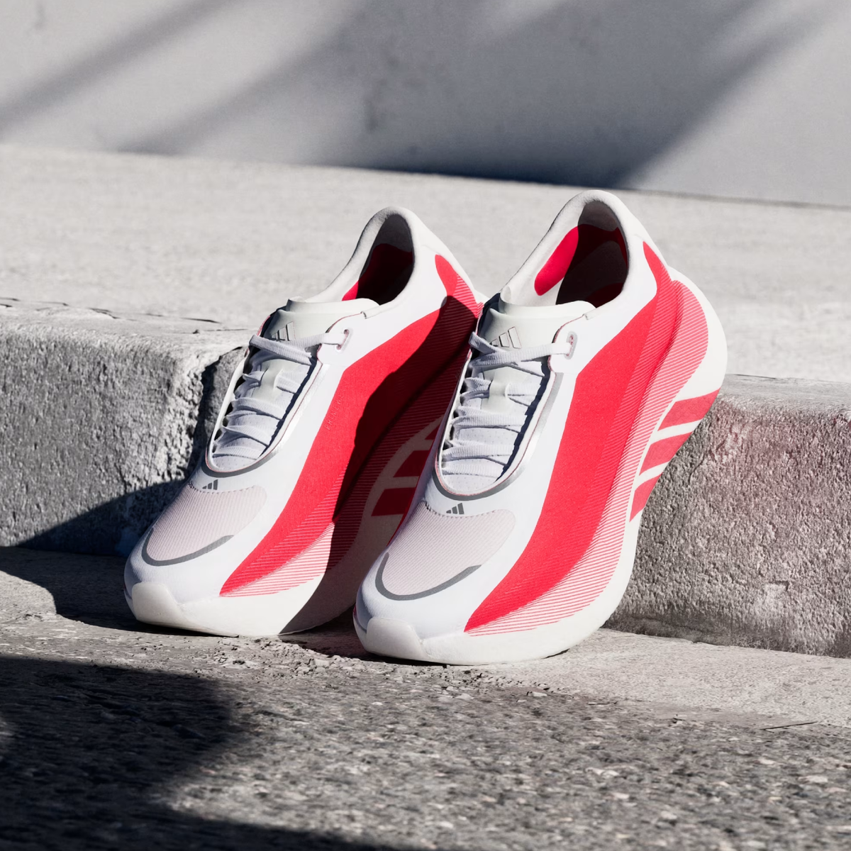 ADIDAS Hyperboost Edge running