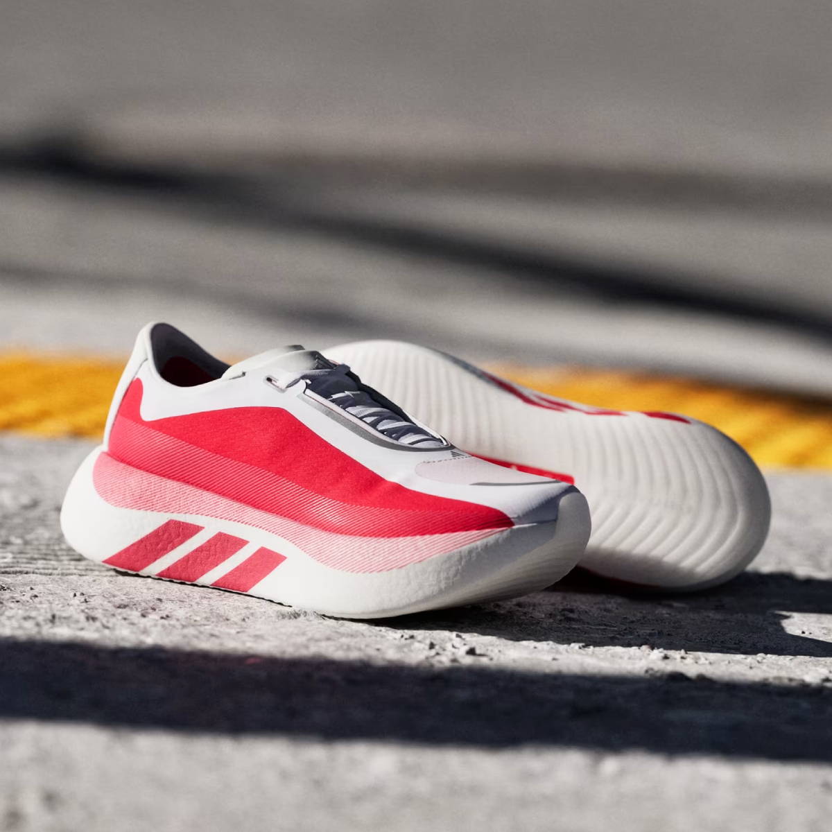 ADIDAS Hyperboost Edge running